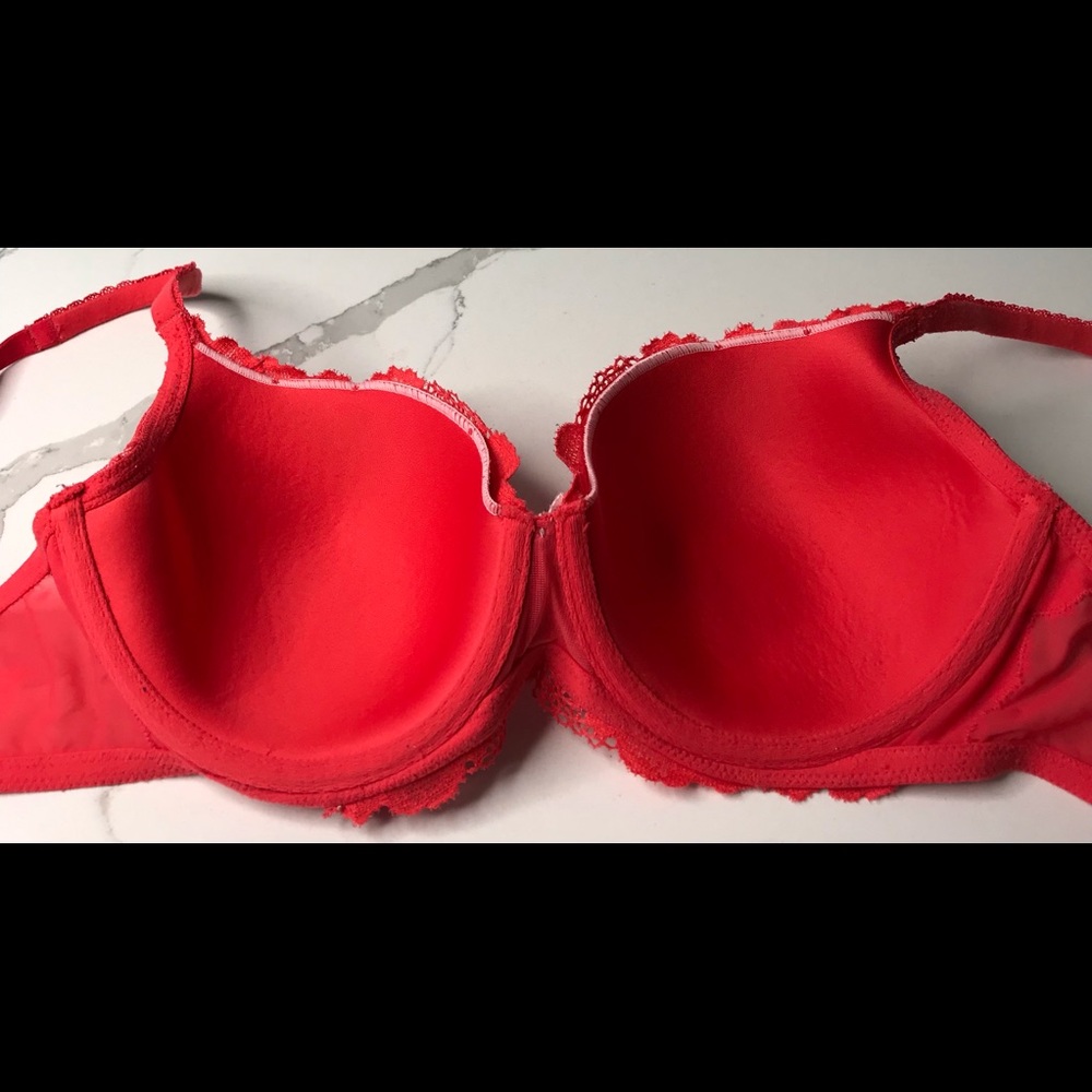 Victorias Secret 34DD Body By Victoria Lined Demi - Picture 3 of 4